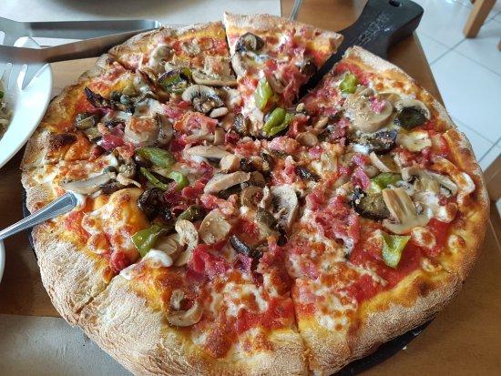 Giuseppe Pizzeria & Sicilian Roast
